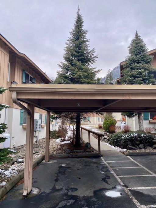 Walk To Downtown Leavenworth * Sleeps 6 + Pets * Ground Level Gem! Διαμέρισμα Εξωτερικό φωτογραφία