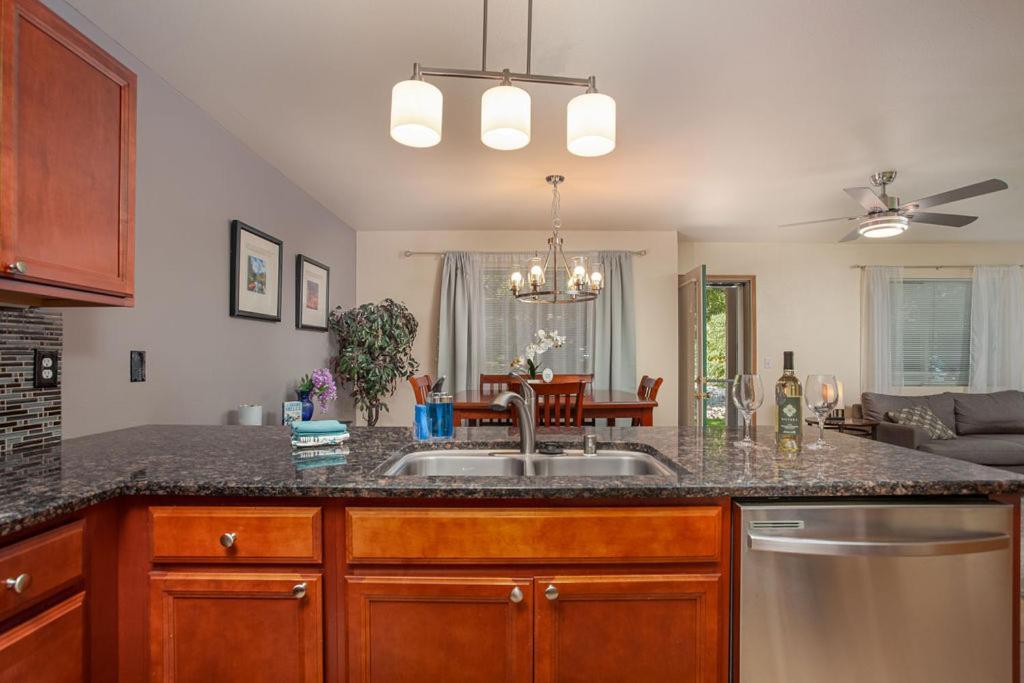 Walk To Downtown Leavenworth * Sleeps 6 + Pets * Ground Level Gem! Διαμέρισμα Εξωτερικό φωτογραφία